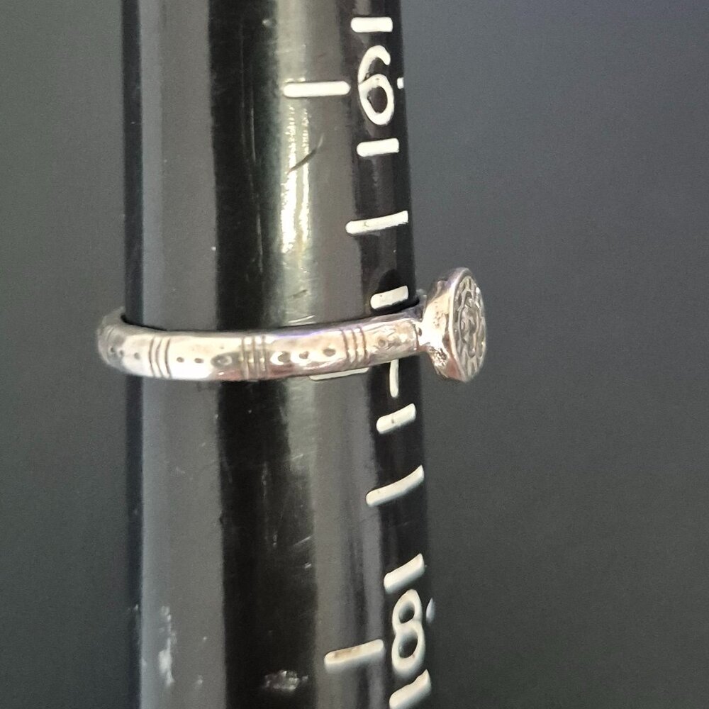 Silpada R2466 Sterling Silver Stackable Belle Fleur Circle Ring Size 7 - Picture 3 of 4